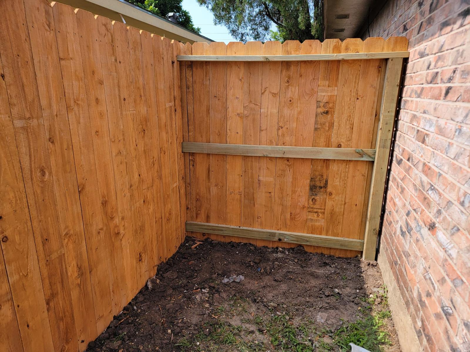 Comments on: Building a 52-Foot Pine Fence for a Houston Homeowner - Image 5